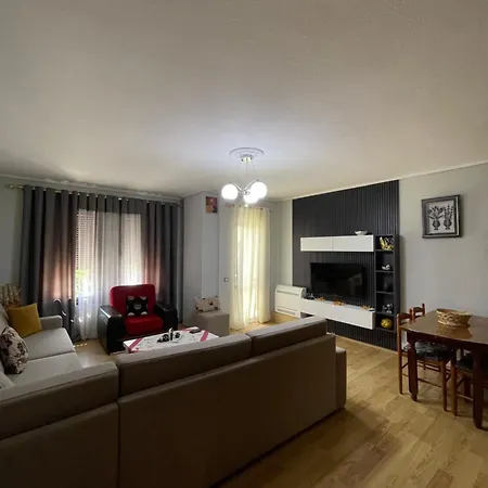 Klindi * ポグラデツ