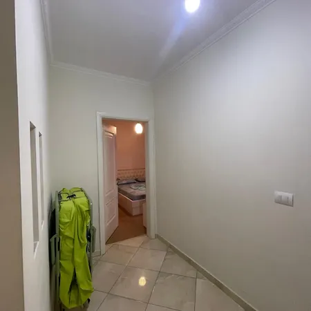 Klindi アパート ポグラデツ